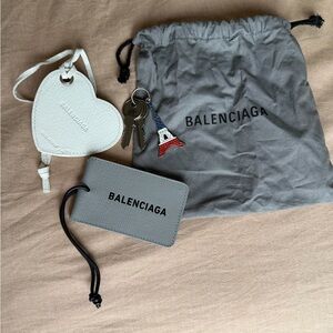 Gray Card Holder with White Heart Mirror